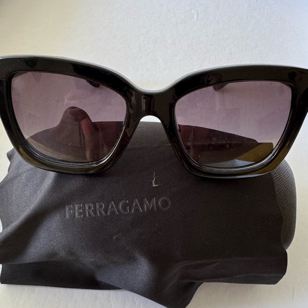 Salvatore Ferragamo Designer Sunglasses – Black 53mm – Never Worn -Authentic
